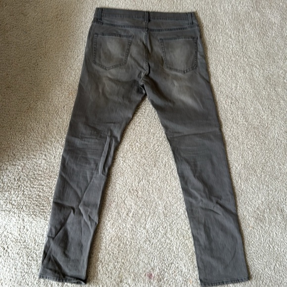 Men Uniqlo Grey Jeans 32W 32L - Picture 2 of 2
